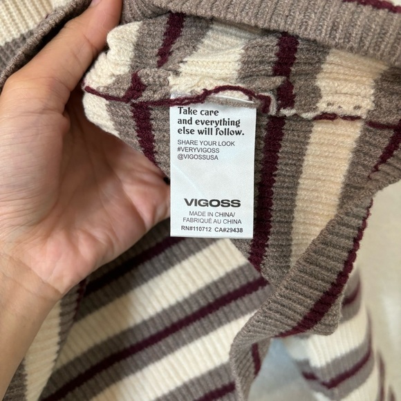 Vigoss Striped Sweater Size Large NWT - Picture 4 of 7